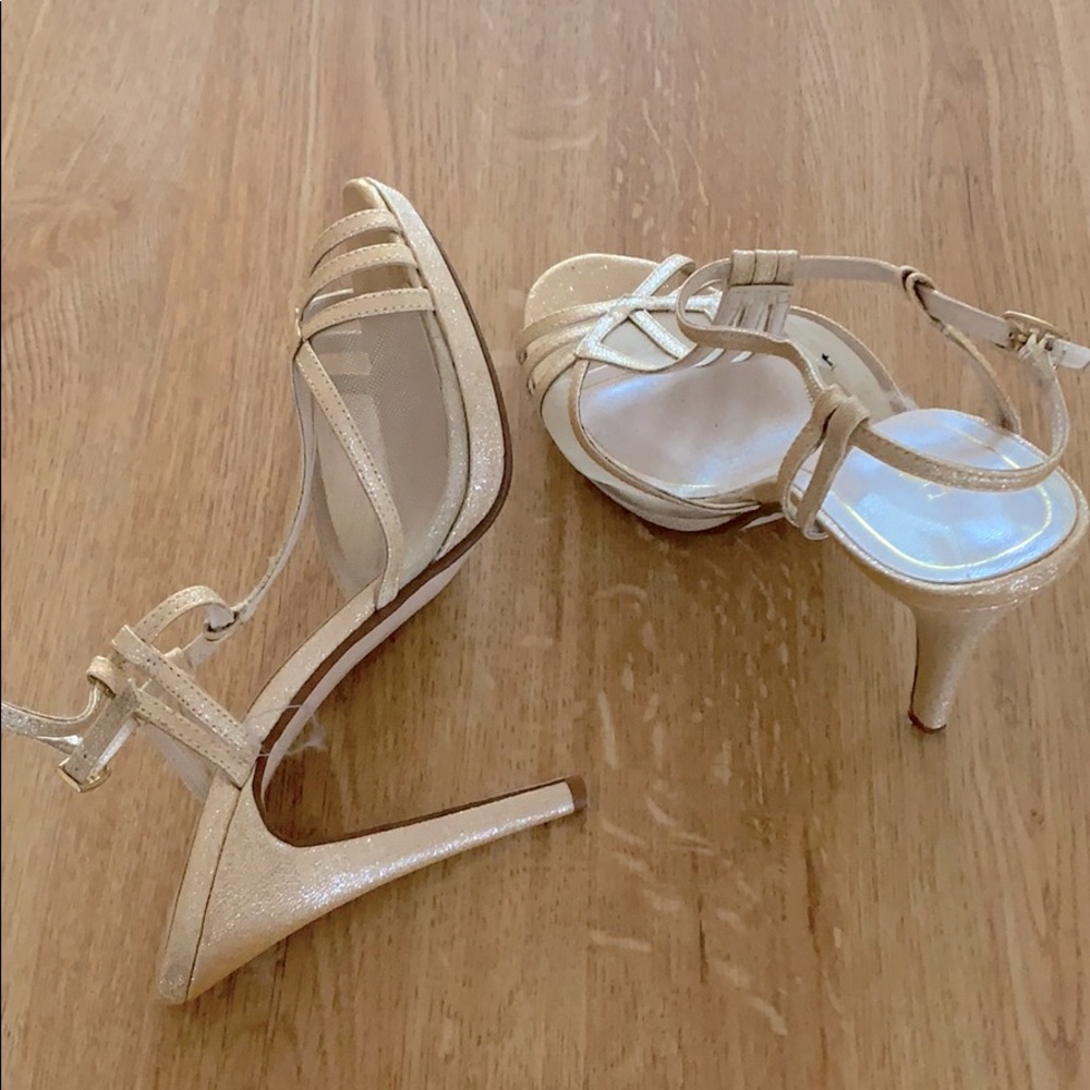 Good shimmering Caparros shoes